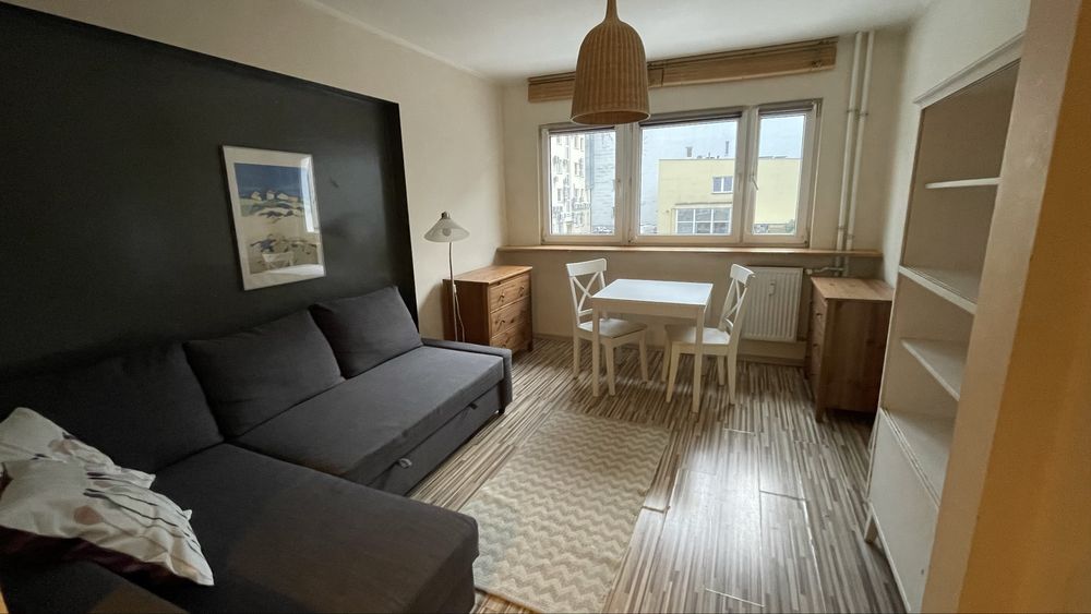 Kawalerka przy ul Chmielnej (róg Żelaznej)