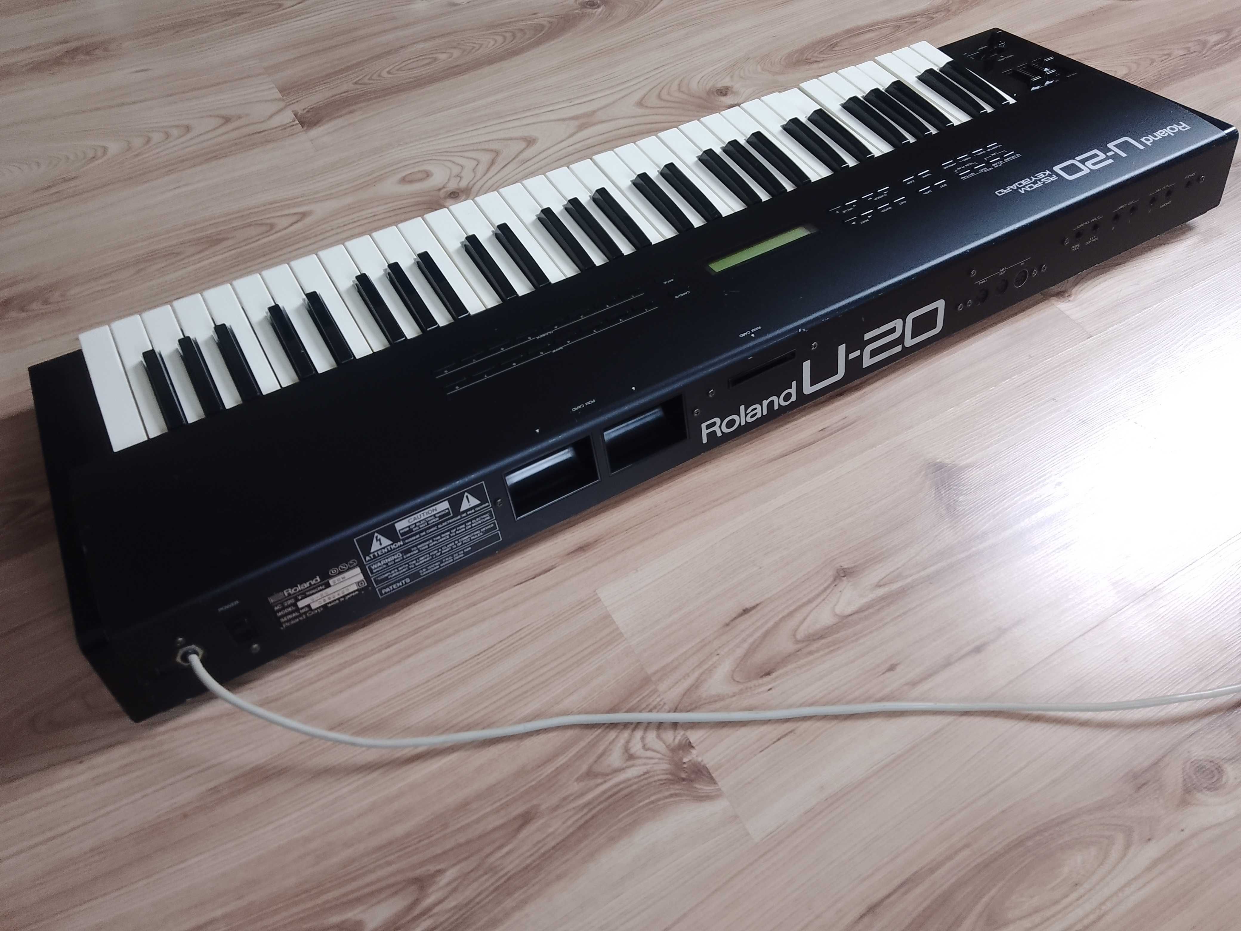 Roland U 20 sentyzator vintage