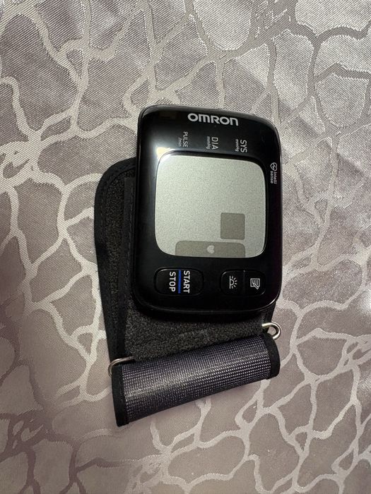 OMRON Cisnieniomierz nadgarstkowy RS7 Intelli IT