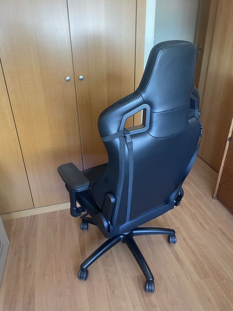 Cadeira Gaming noblechairs – Excelente Estado