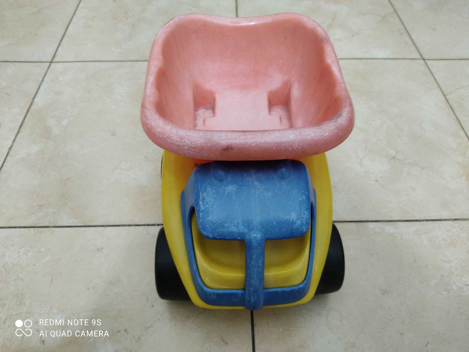 Triciclo para criança e outros brinquedos