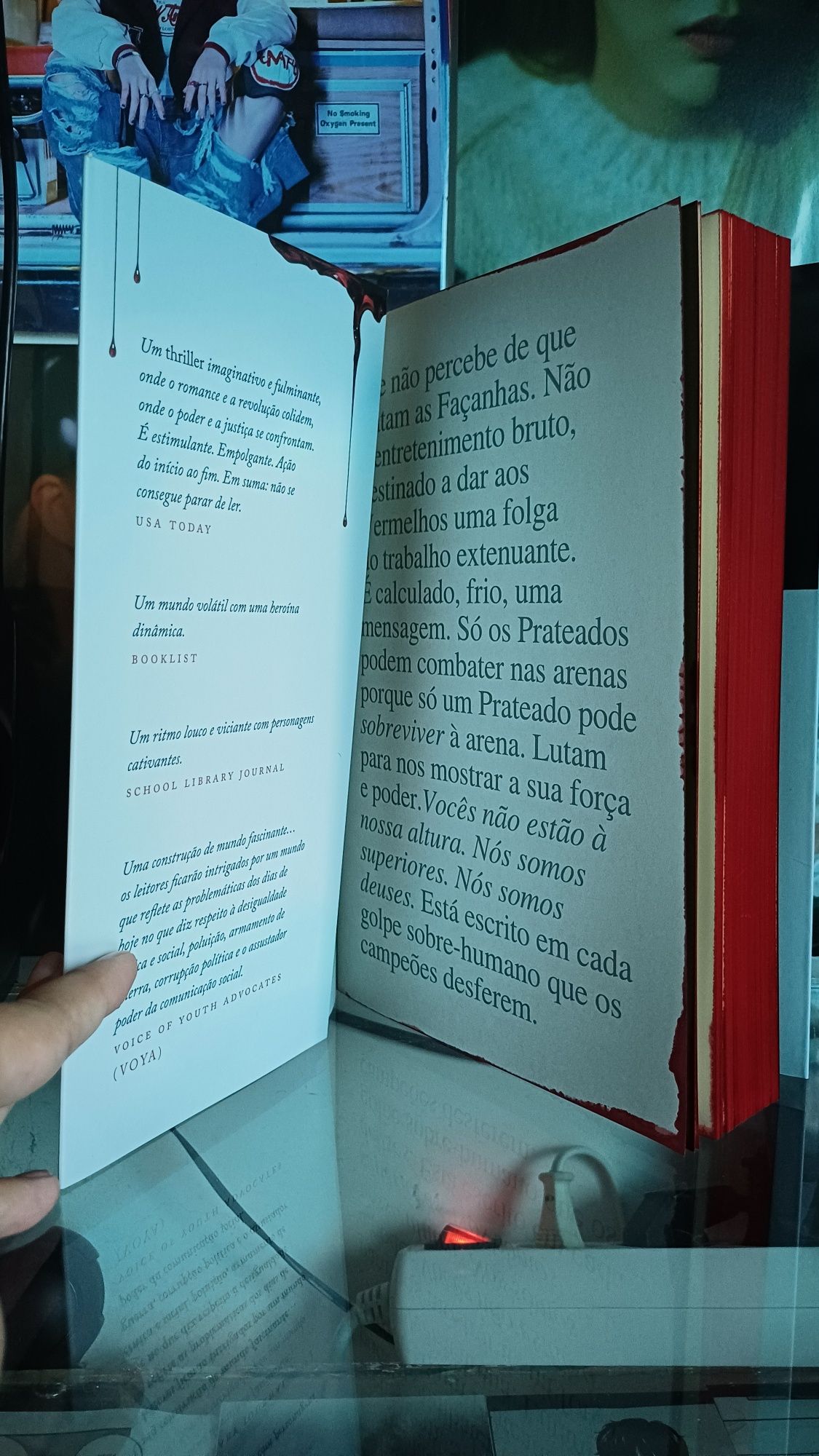 Rainha vermelha de Victoria Aveyard