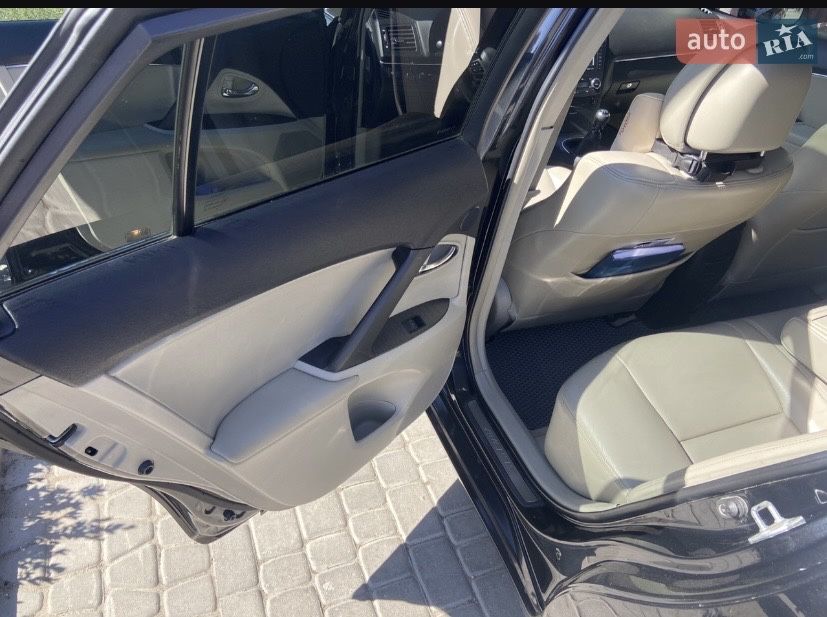 Тойота Авенсіс 2008 року випуску