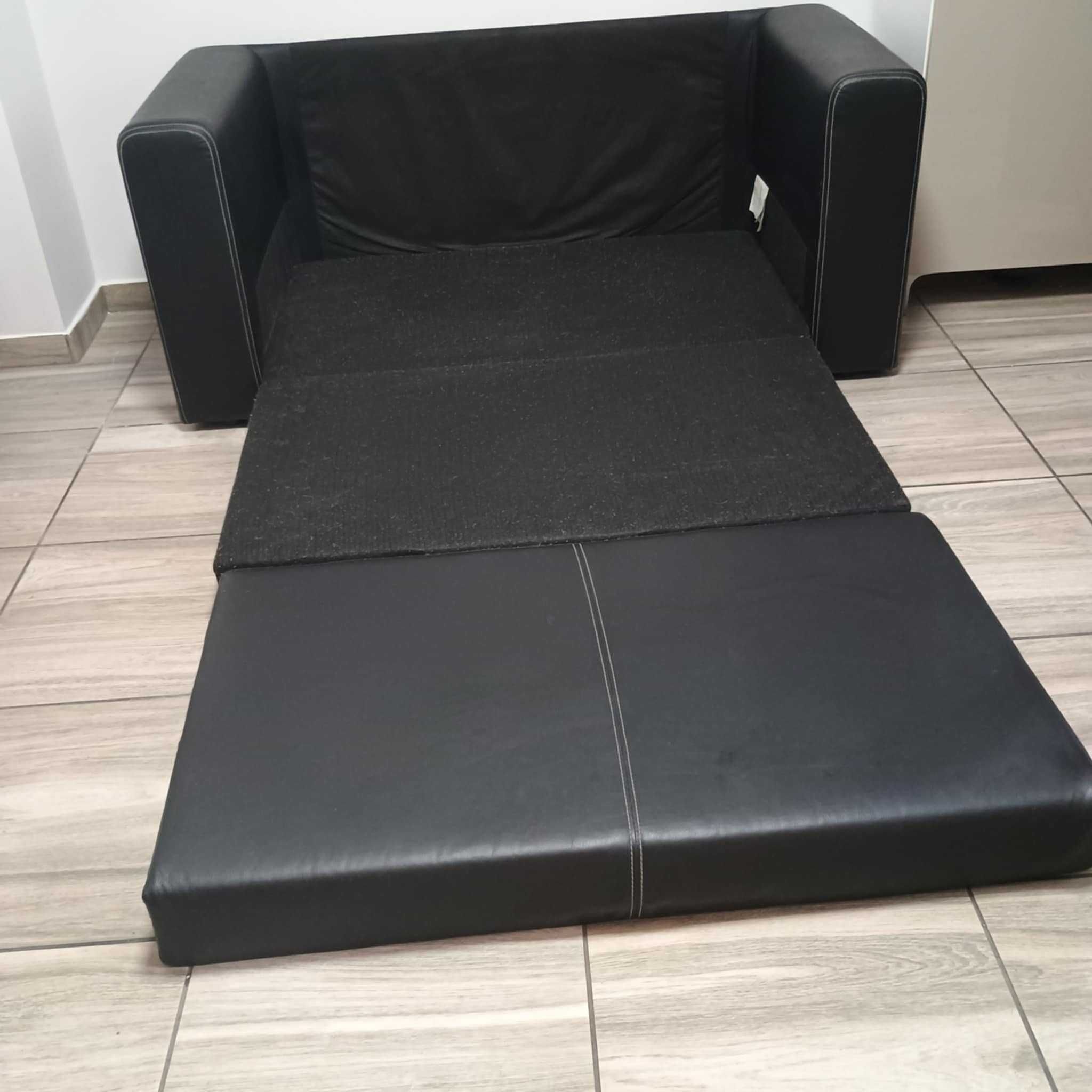 Rozkładana sofa i materac