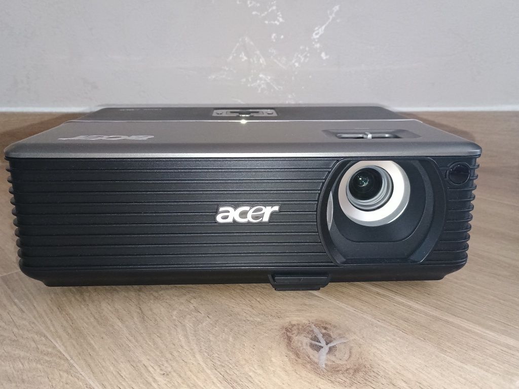 Projektor Acer P5260E
