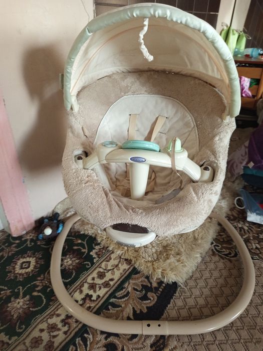 Крісло гойдалка Graco