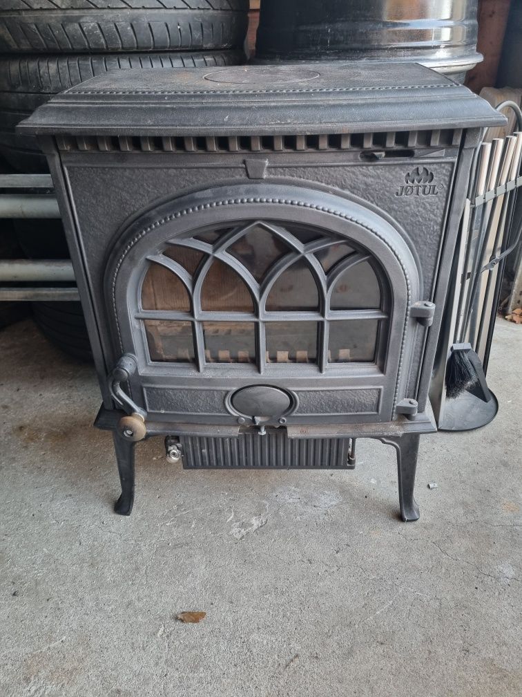 Jotul 3 kominek jøtul z popielnikiem dopalanie spalin