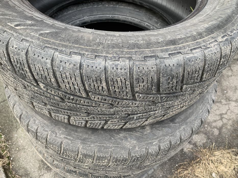 Зимня резина nokian R235/60/18