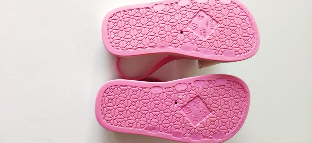 Sapatilha 26 e Sandália Gioseppo 24