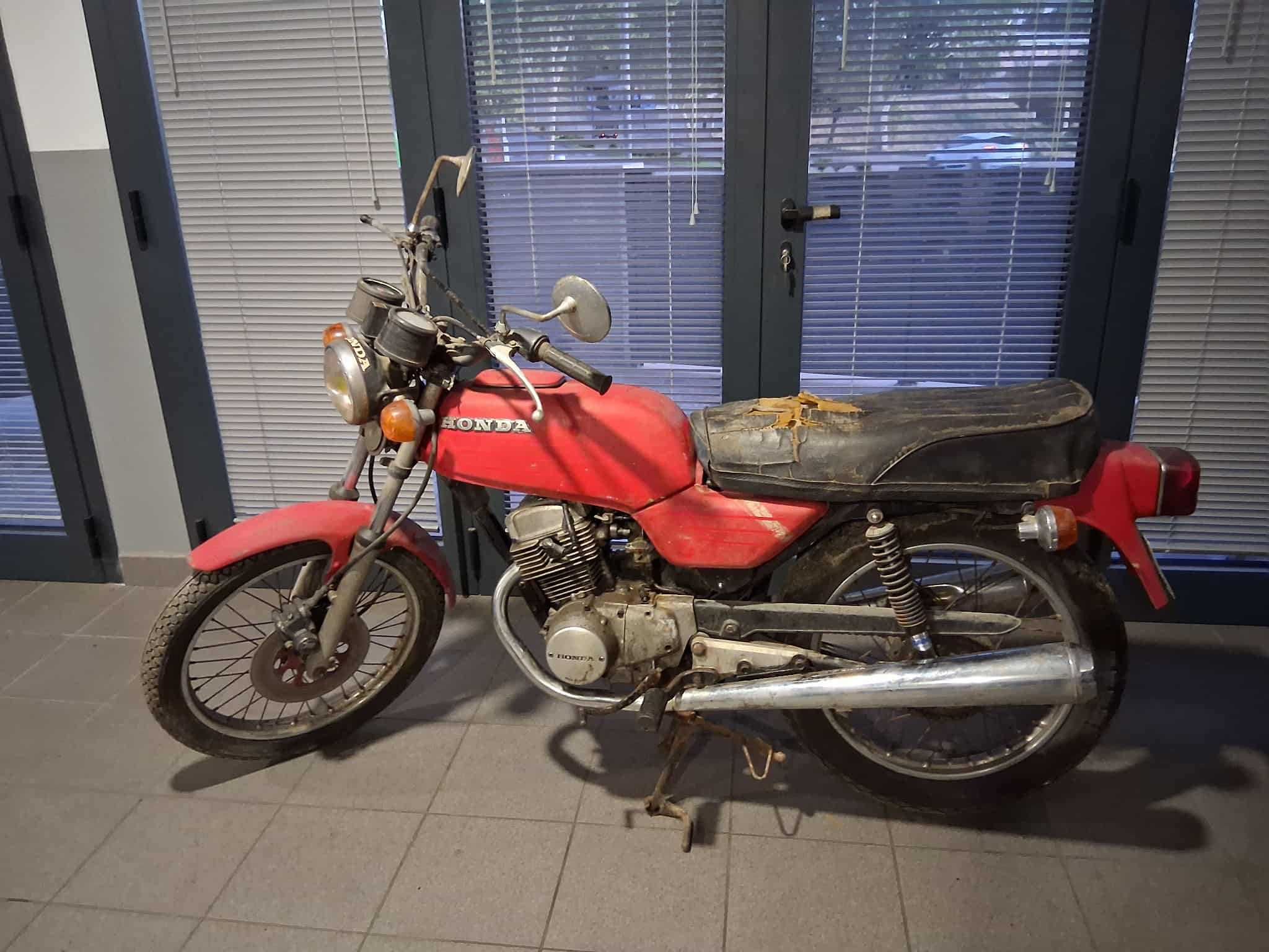 Vendo Honda CB 125 T Sem documentos para peças