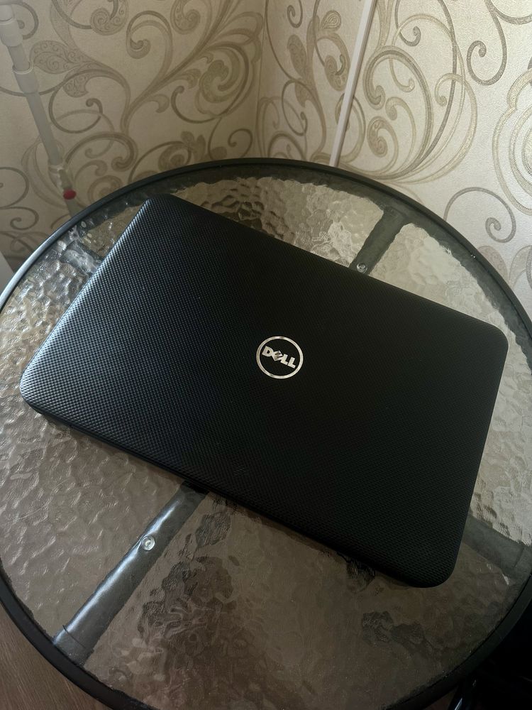 Ноутбук DELL Inspiron 3737