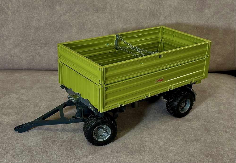 02203 BRUDER Przyczepa skrzyniowa podwyższana Fliegl