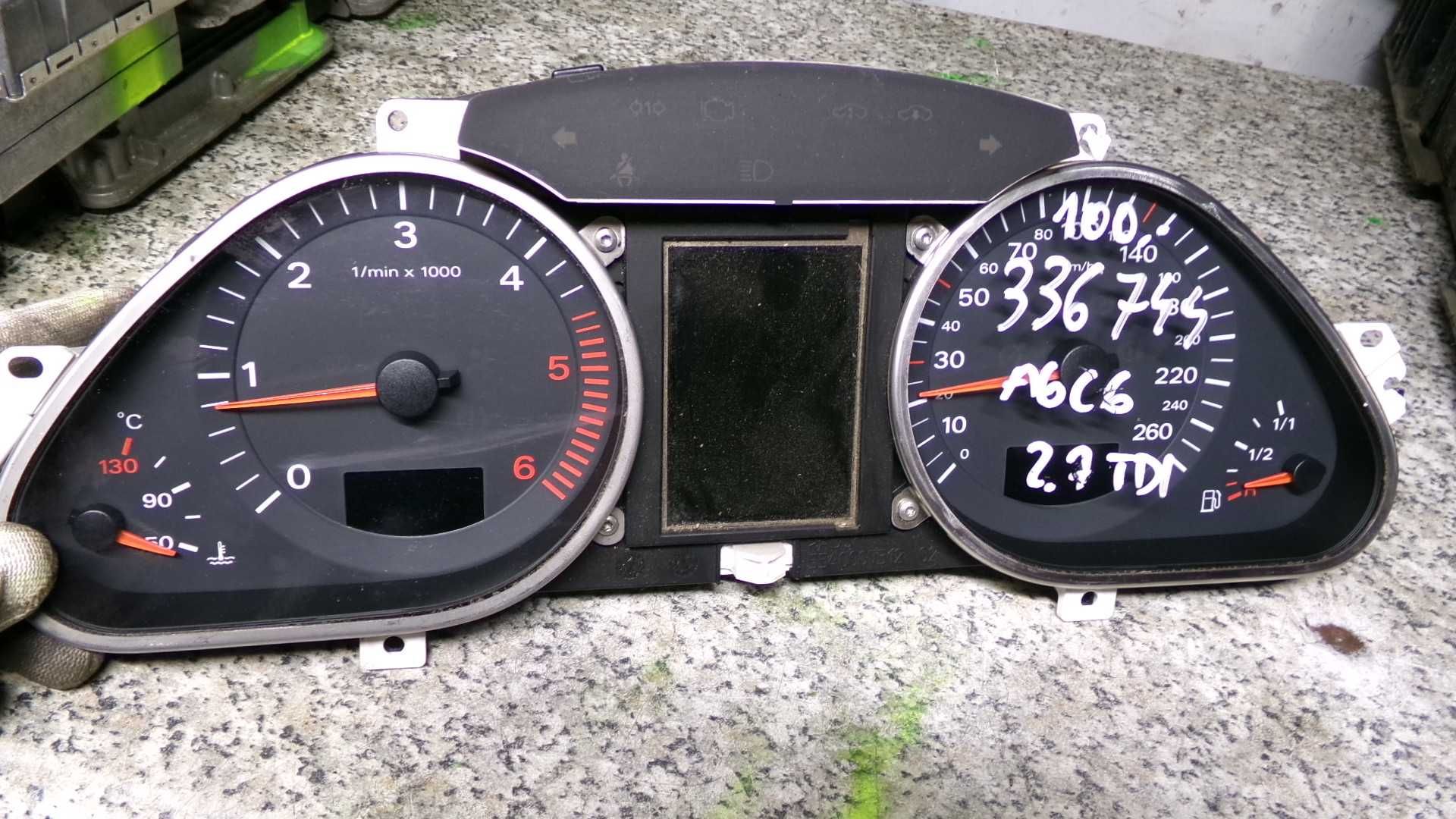 Maj5 Licznik prędkościomierz zegary audi a6 c6 2.7tdi wysyłka