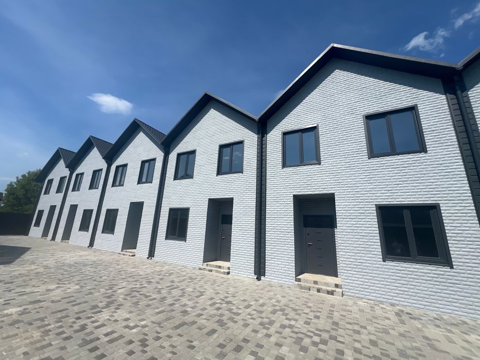 Продається таунхаус у Святопетрівському!!!