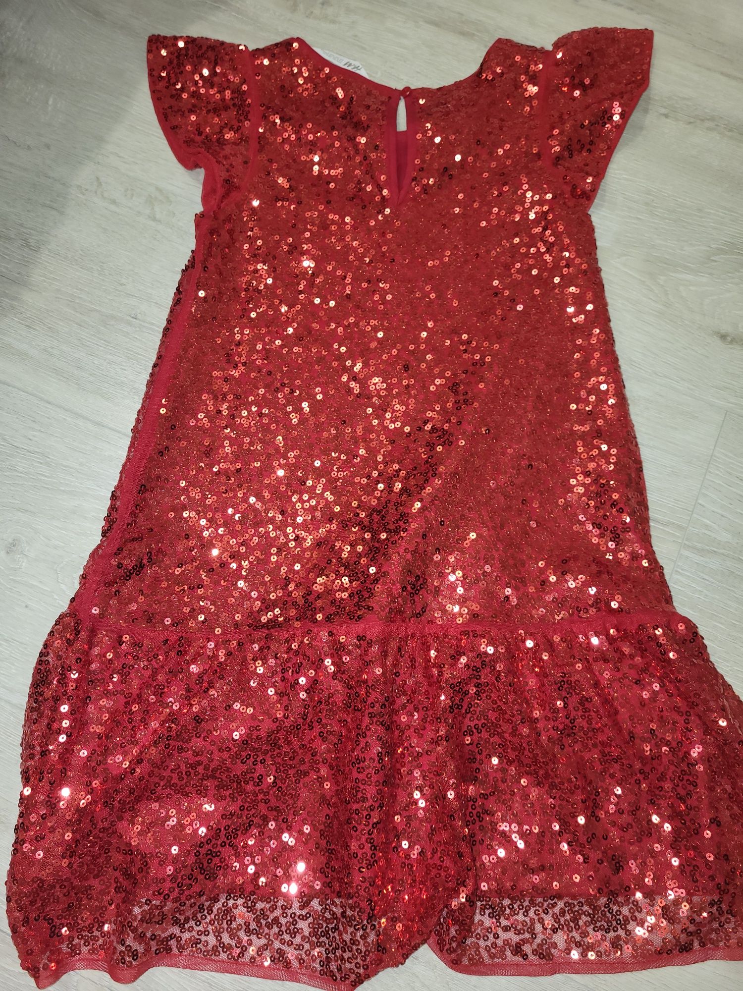 Красное  платье для девочки