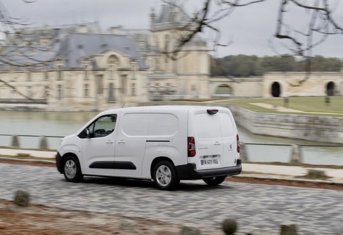 Mudancas, recolha de lixo e entulho