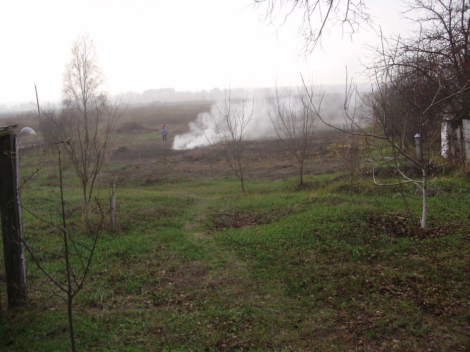 Продам цікаву ділянку одну з накращих в селі зі старим будинком