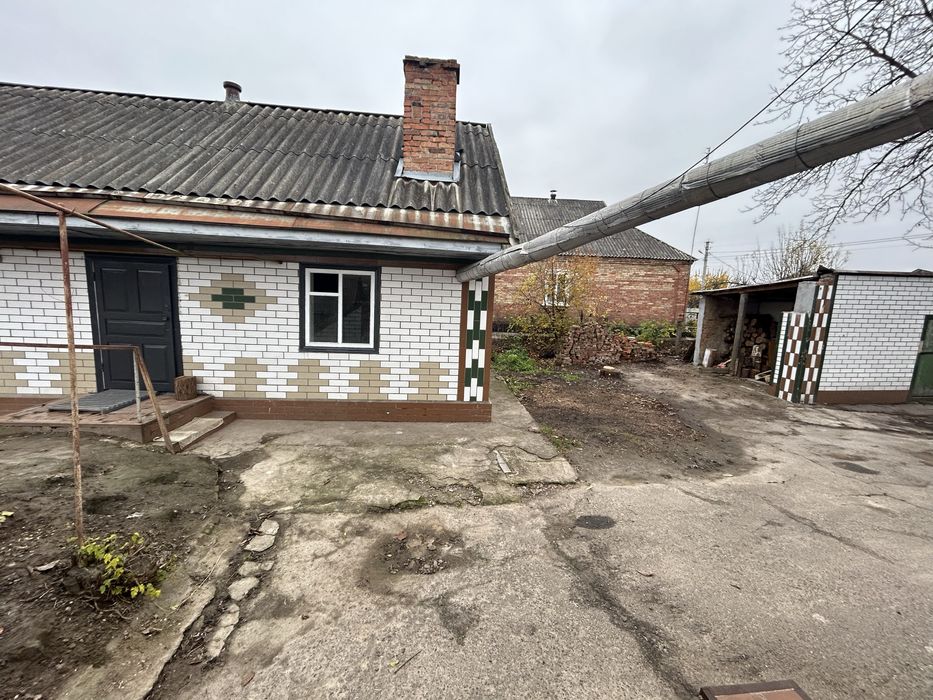 Продається будинок Городище(центр),вулиця паралельна  центральній