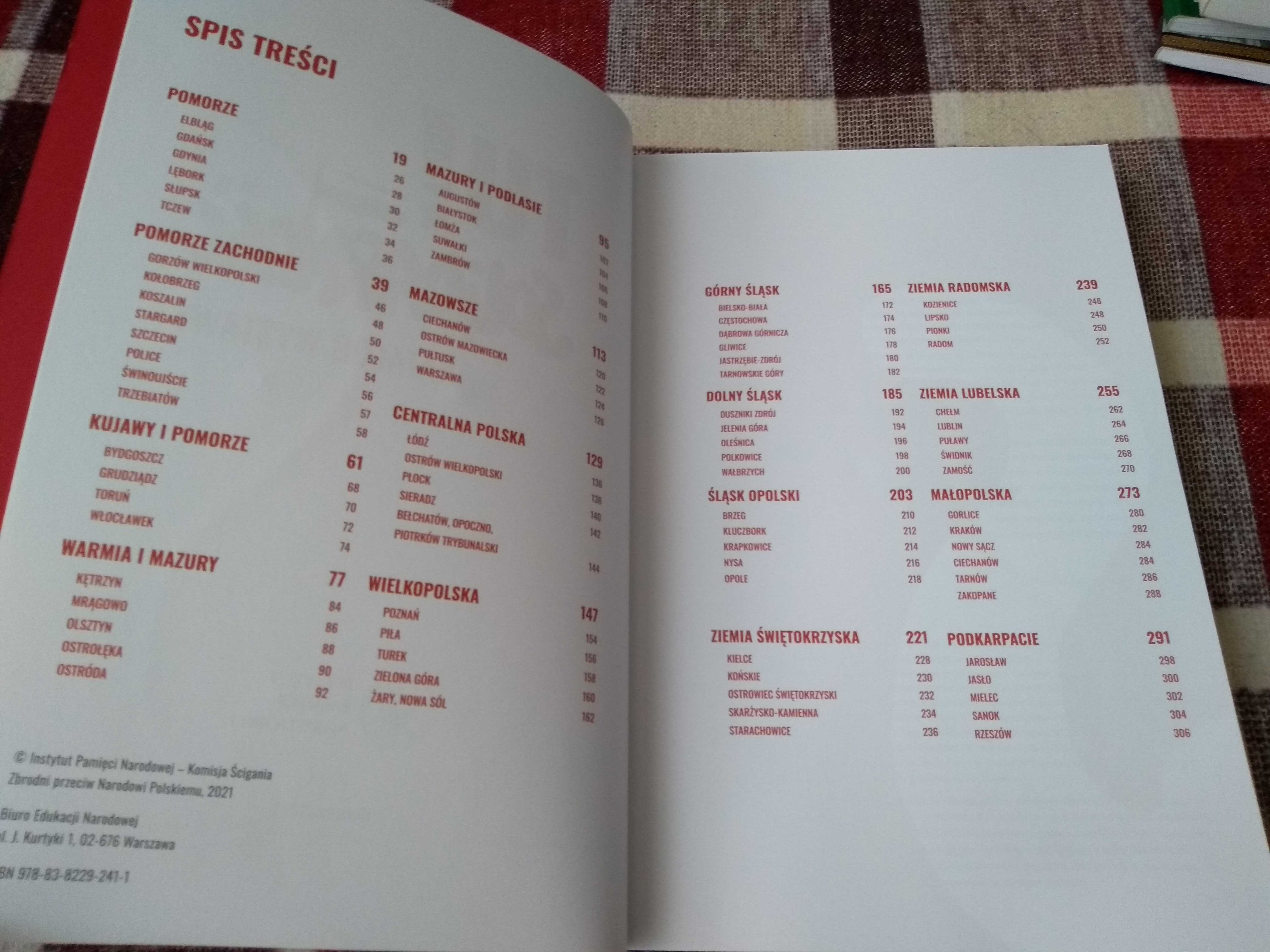 Książka TU rodziła się Solidarność, język polski i angielski, IPN