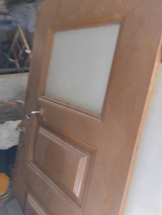 Porta em madeira maciça