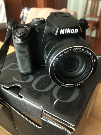 Фотоапарат Nikon P500