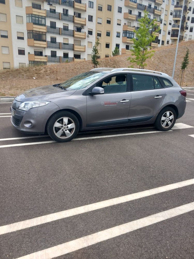 Troco Renault Megane por Comercial 3 Lugares