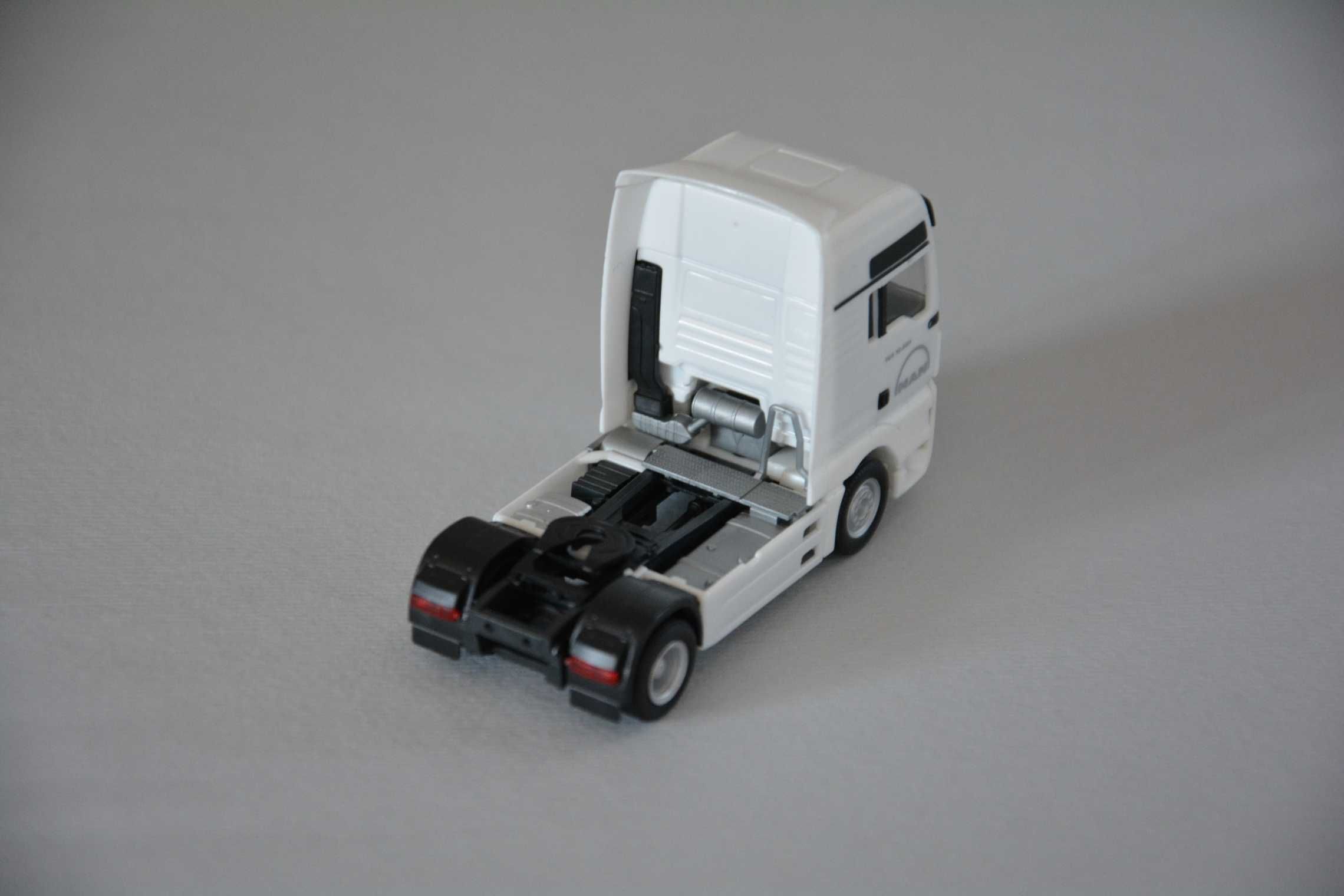 1:87 (H0) Herpa -  MAN TGX 18.680 (V8)