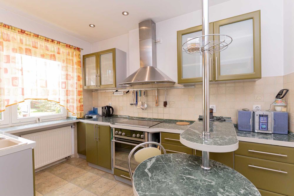 Do wynajęcia mieszkanie ( 2350 z opłatami, 2 pokoje, balkon, TV)