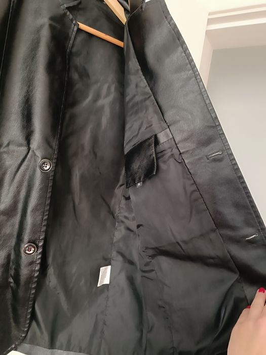 Casaco preto em pele