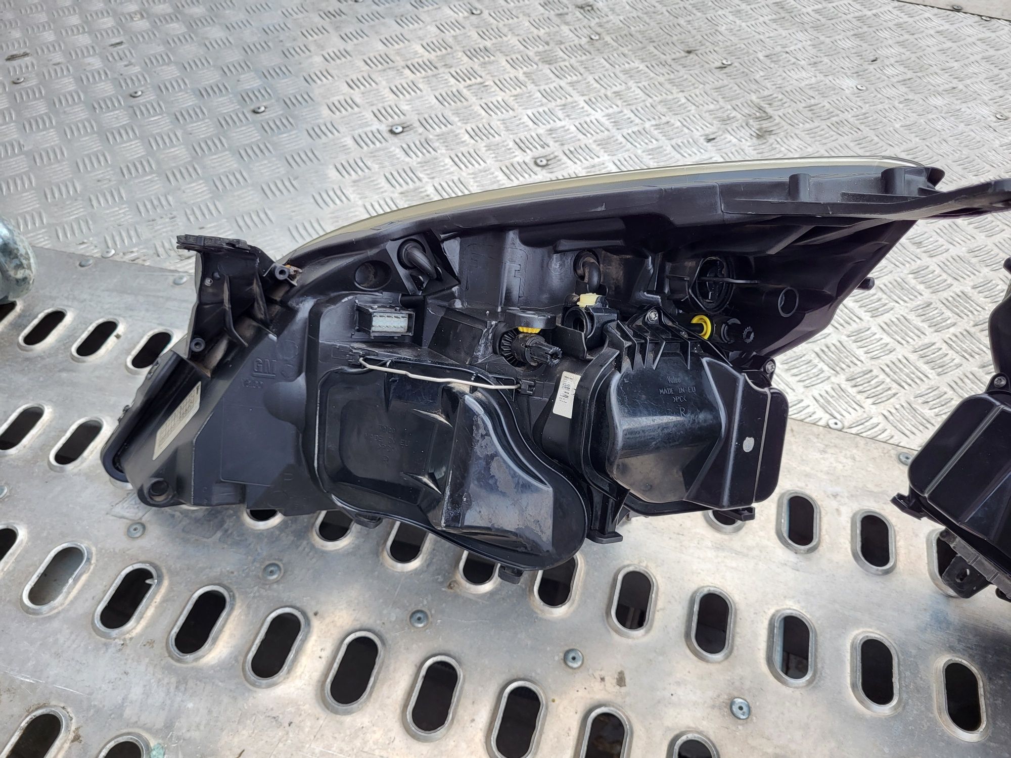 Reflektory lampy przód prawa lewa bi xenon AFL opel vectra c signum EU