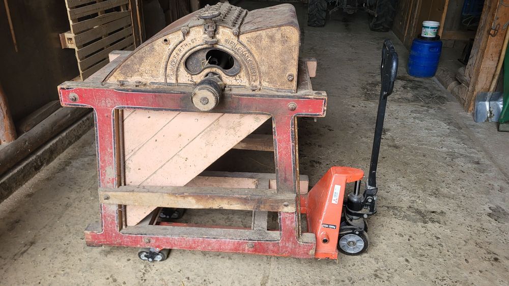 Młocarnia zabytkowa