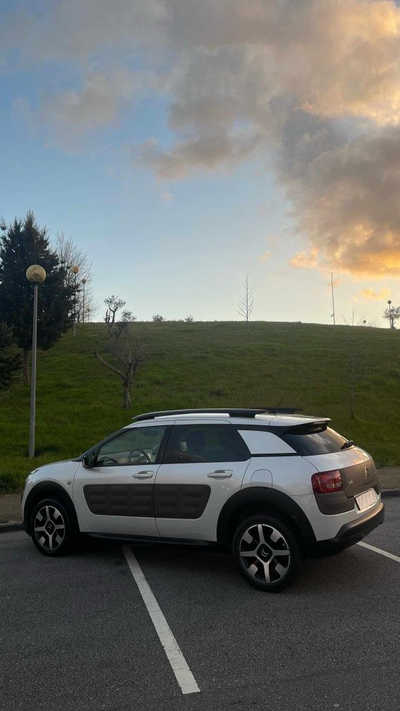 Citroen C4 Cactus Semi-novo c/Histórico de Revisões