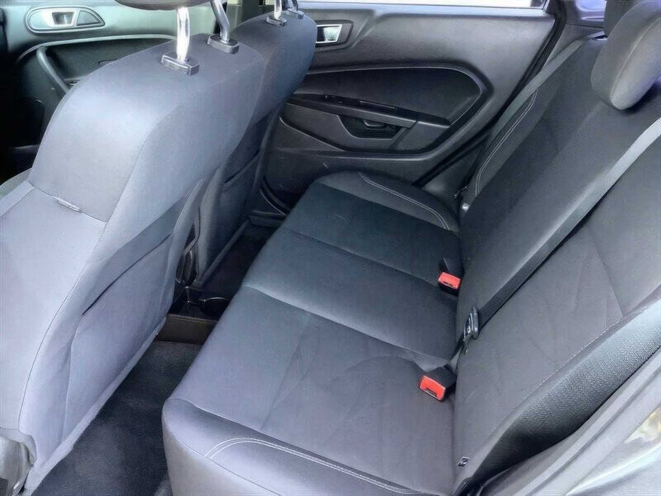 Ford Fiesta SE      2016