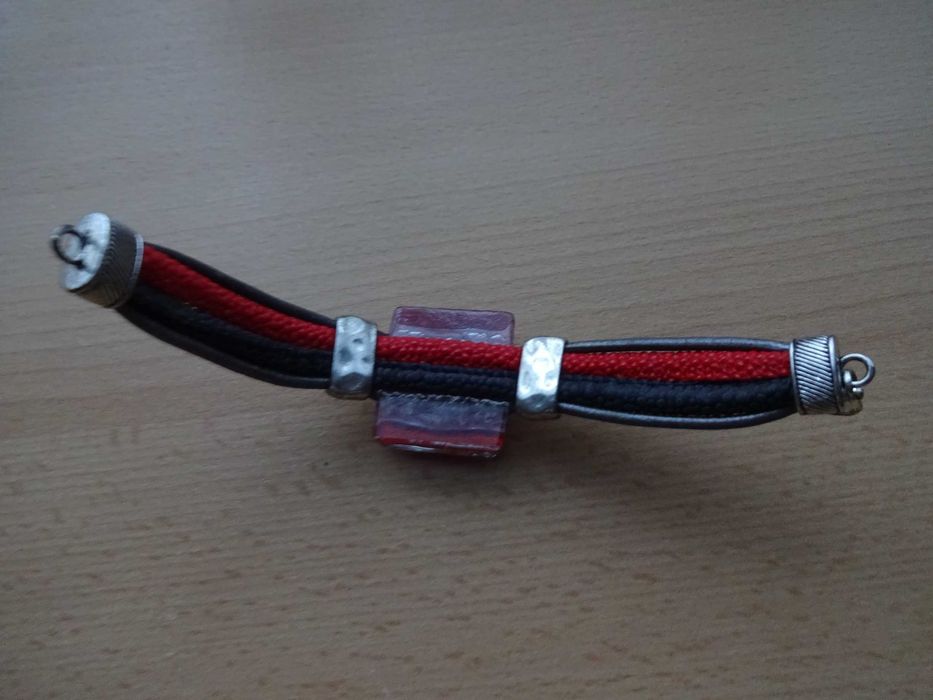 Bransoleta z pasków ze szkłem