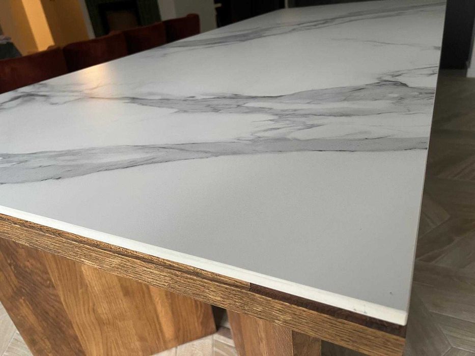 Gou-Gou Forms - Stół dębowy GOD z kamiennym blatem , Nowa polska marka