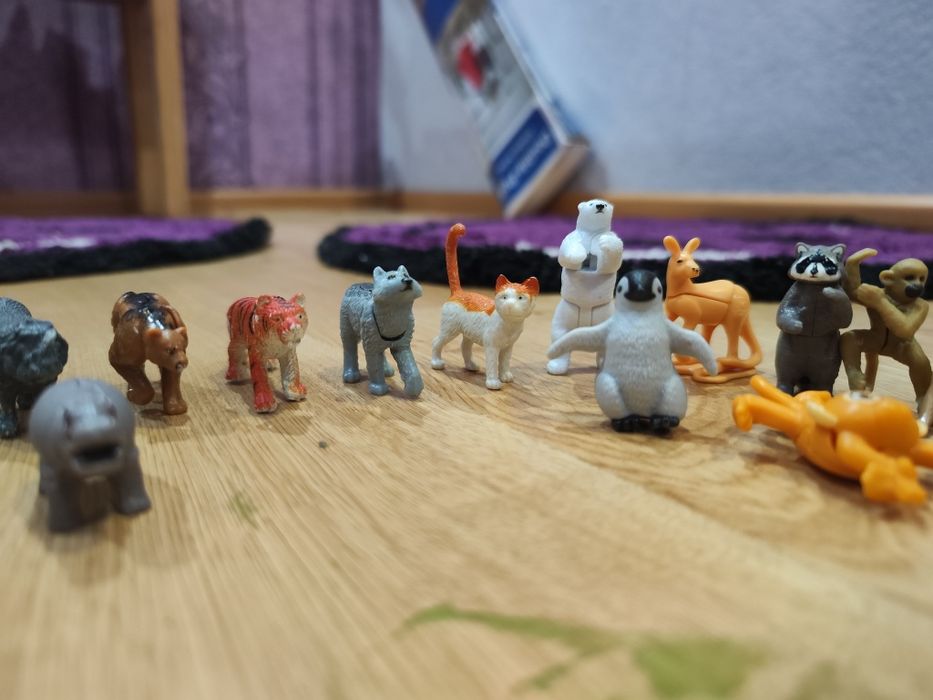Фігурки тварин з кіндера