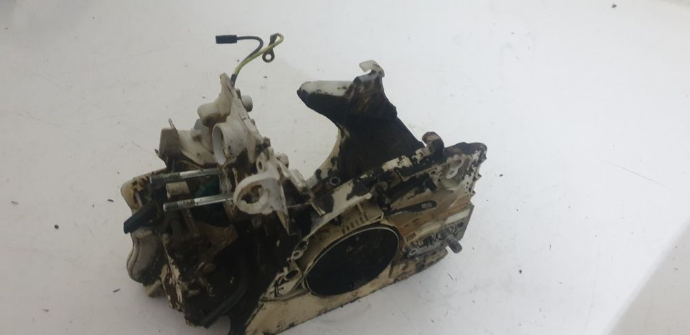Karter podstawa silnika obudowa zbiornika paliwa stihl ms 181 i 211