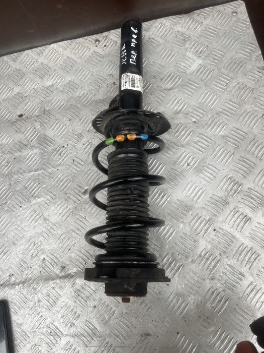 5C0413031AP стойка амортизатора в сборе передняя правая jetta 6
