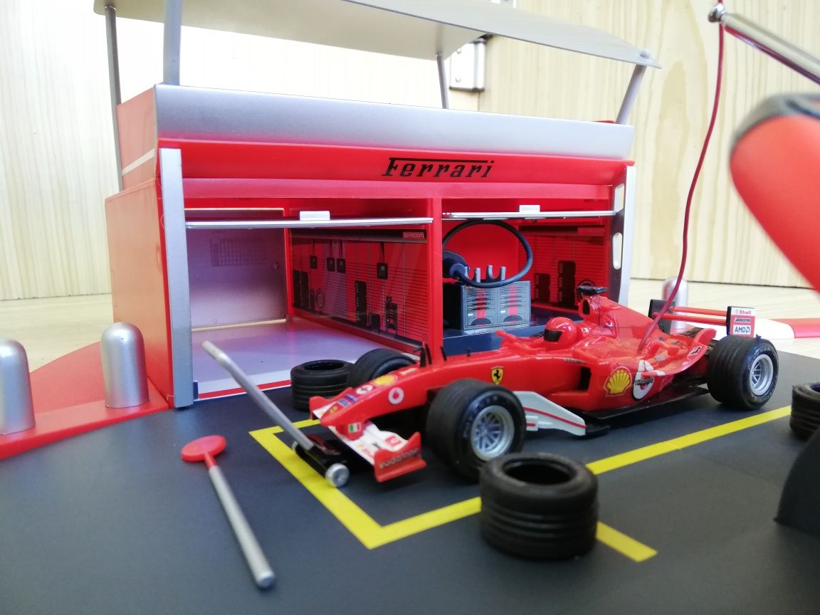 Pit Lane F1 Ferrari
