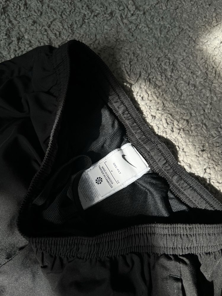 Штани нейлонові Nike