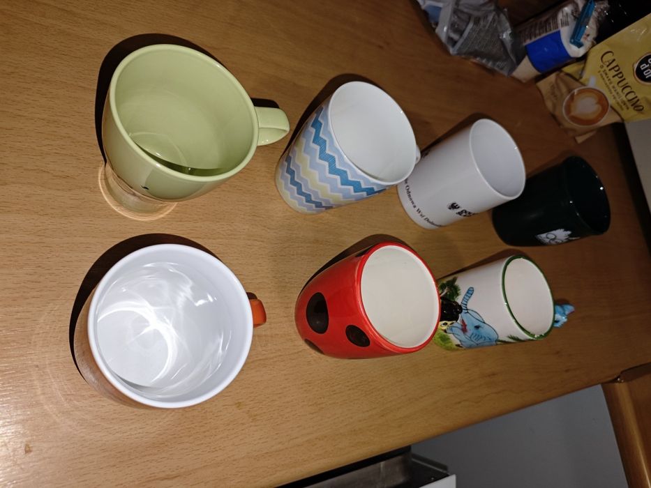 Zestaw 7 stylowych kubków dziecięcych ręcznie malowane