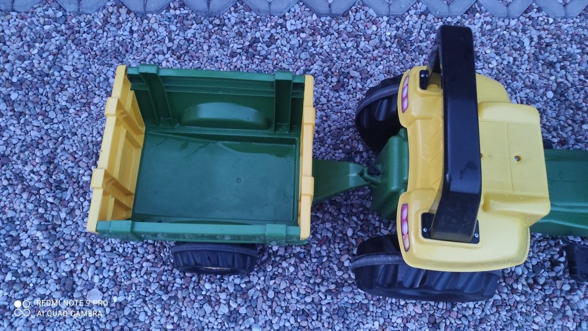 Traktorek na pedały John Deere jak nowy