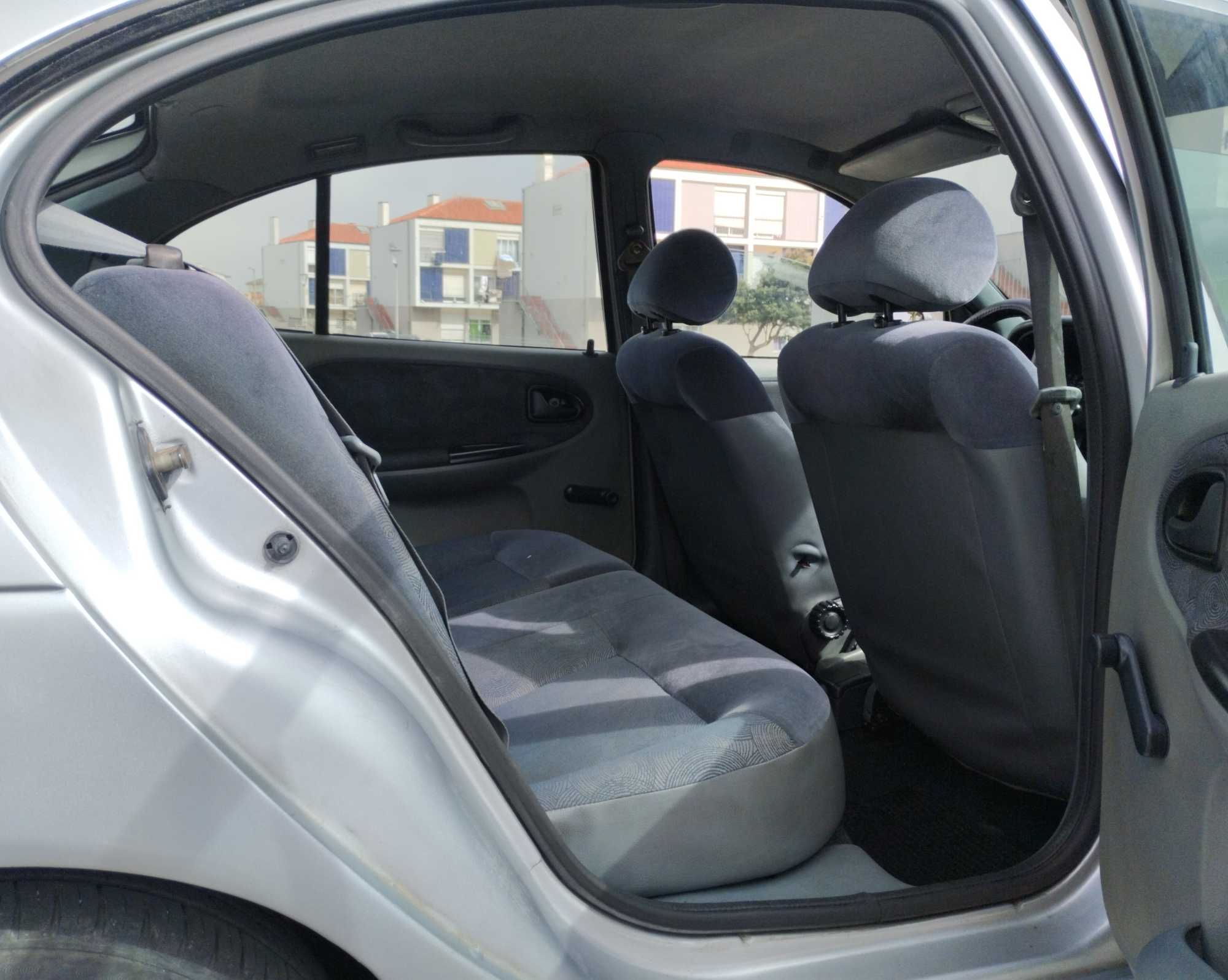 Renault Megane 1.9 DTi 5 lugares
