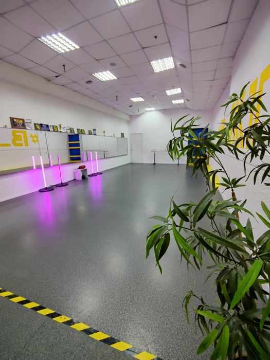 Танцювальна зала. Троєщина. Оренда. Бомбосховище