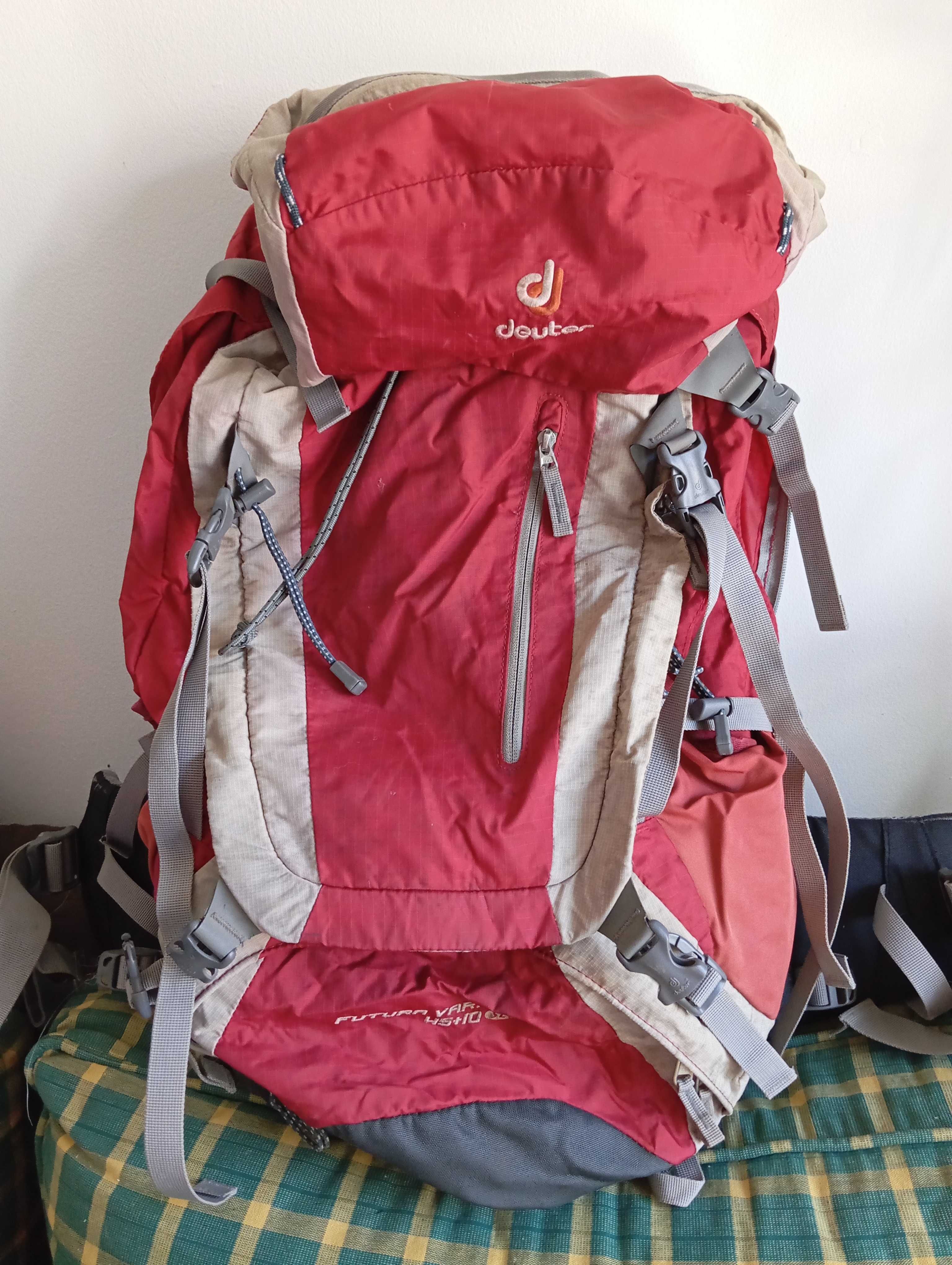 Mochila Deuter Futura 30L Roja