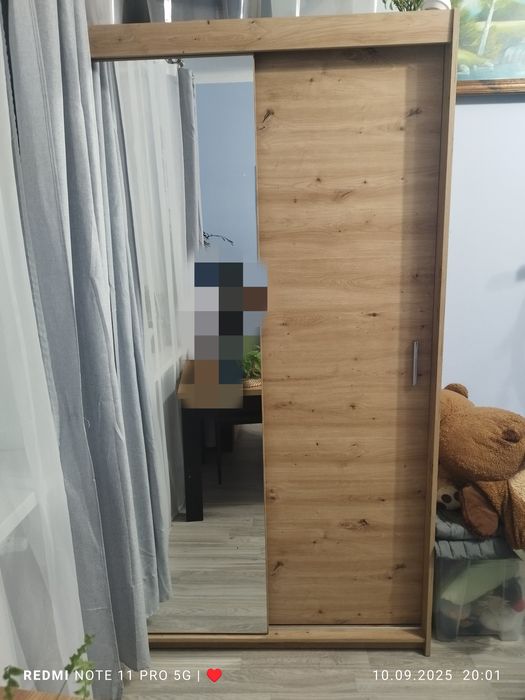 Szafa duża z lustrem