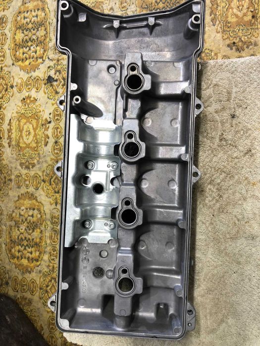 Кришка клапанів 2.2 CDI Mercedes W210 w203 w202