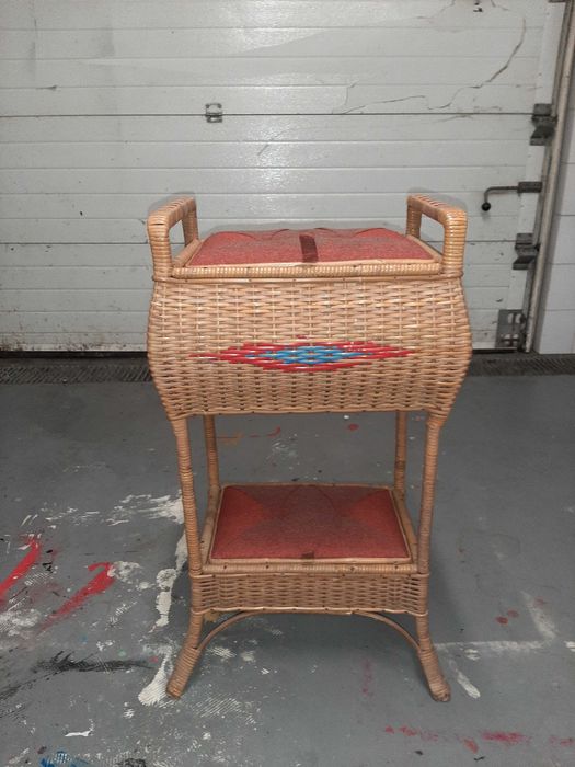 Antiga Caixa de Costura em Verguinha