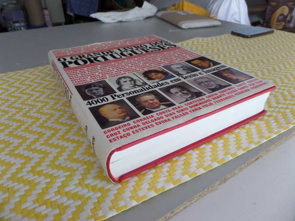 O Grande Livro dos Portugueses
4000 personalidades em texto e imagem.