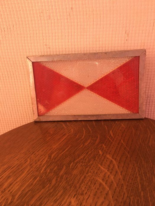 Аварийный знак СТОП